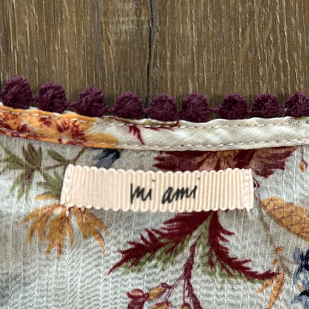 Like new - MI AMI Floral Wrap Crop Blouse with Lace Trim - Picture 2 of 13